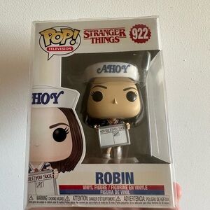 #922 Robin Ahoy stranger things Funko pop